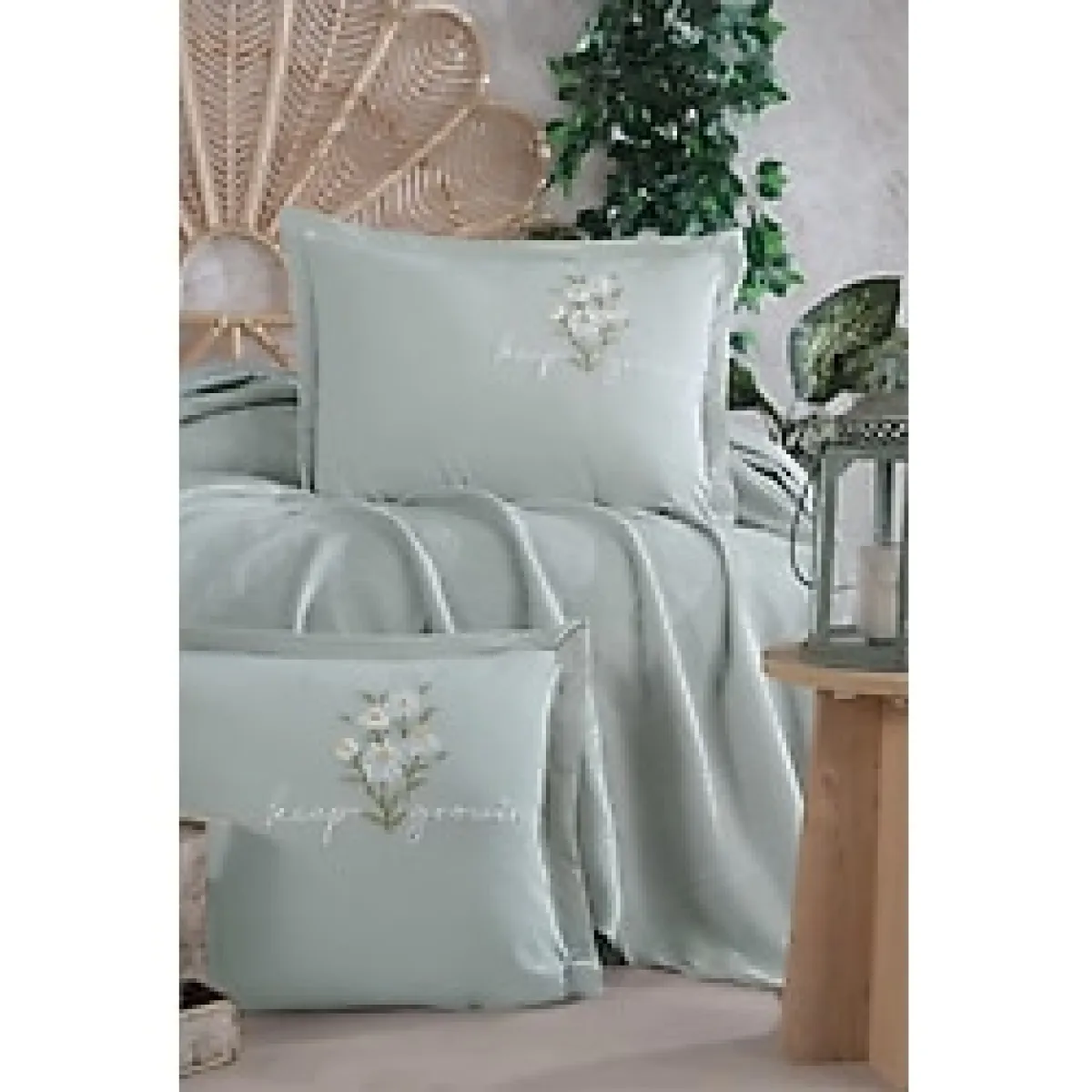 Butik Çift Kişilik Nakış Detaylı Pike Takımı Etta V2 Adaçayı