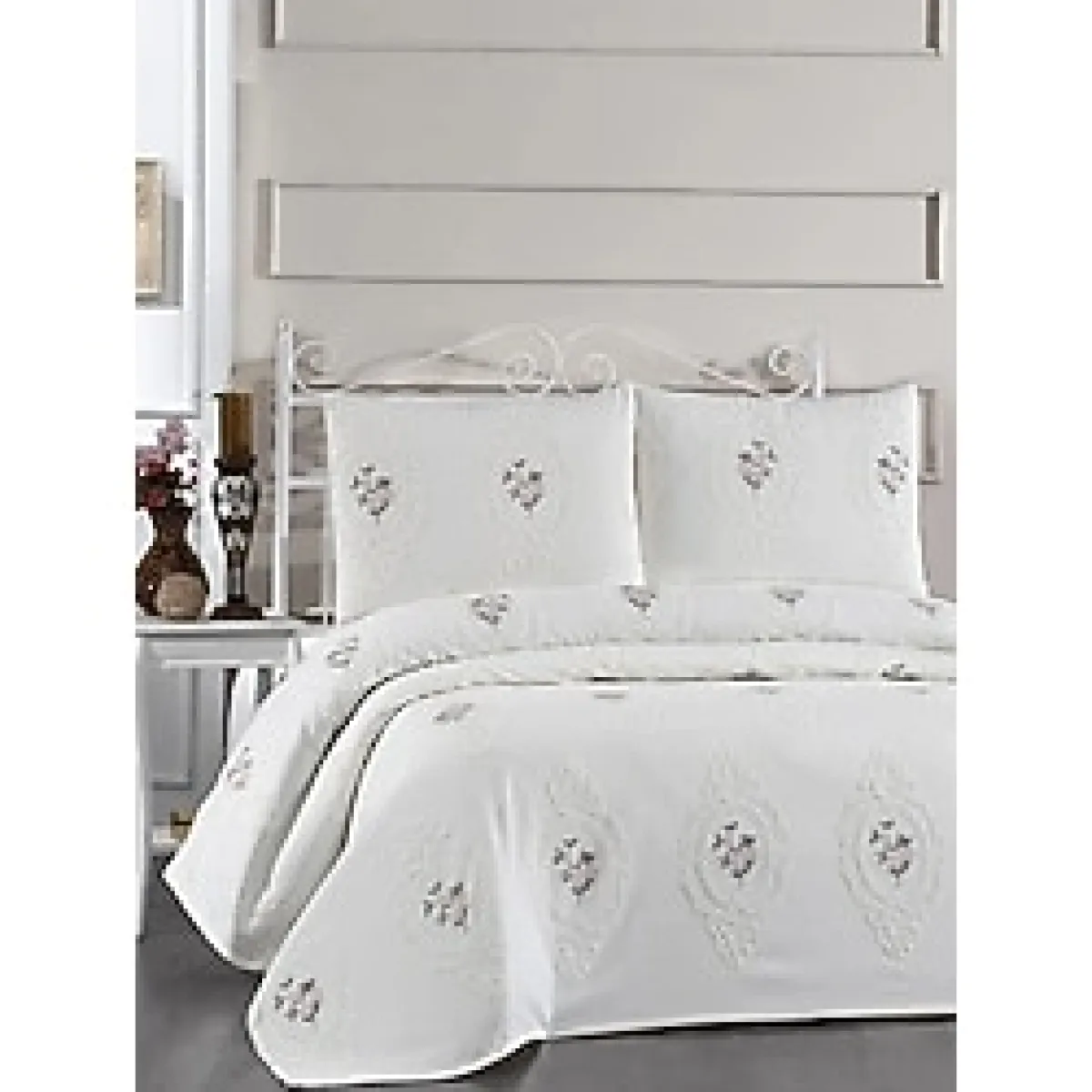 Gardenlove Nakışlı Şönil 3 Parça Çift Kişilik Yatak Örtüsü Krem