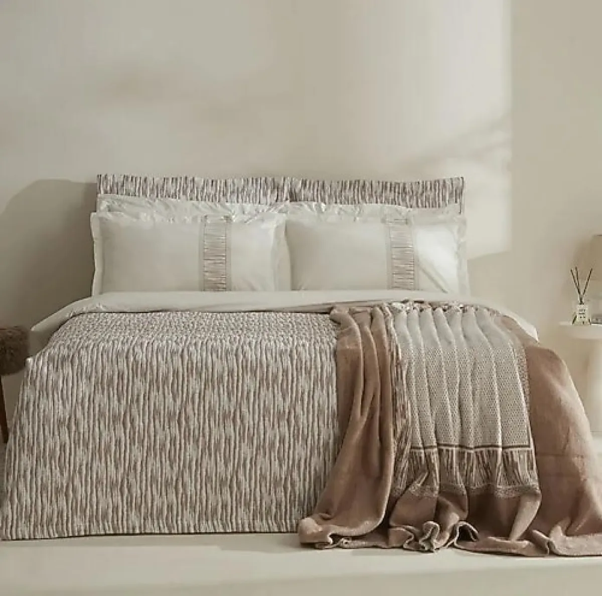 Karaca Eternal 8 Parça Çift Kişilik Çeyiz Seti