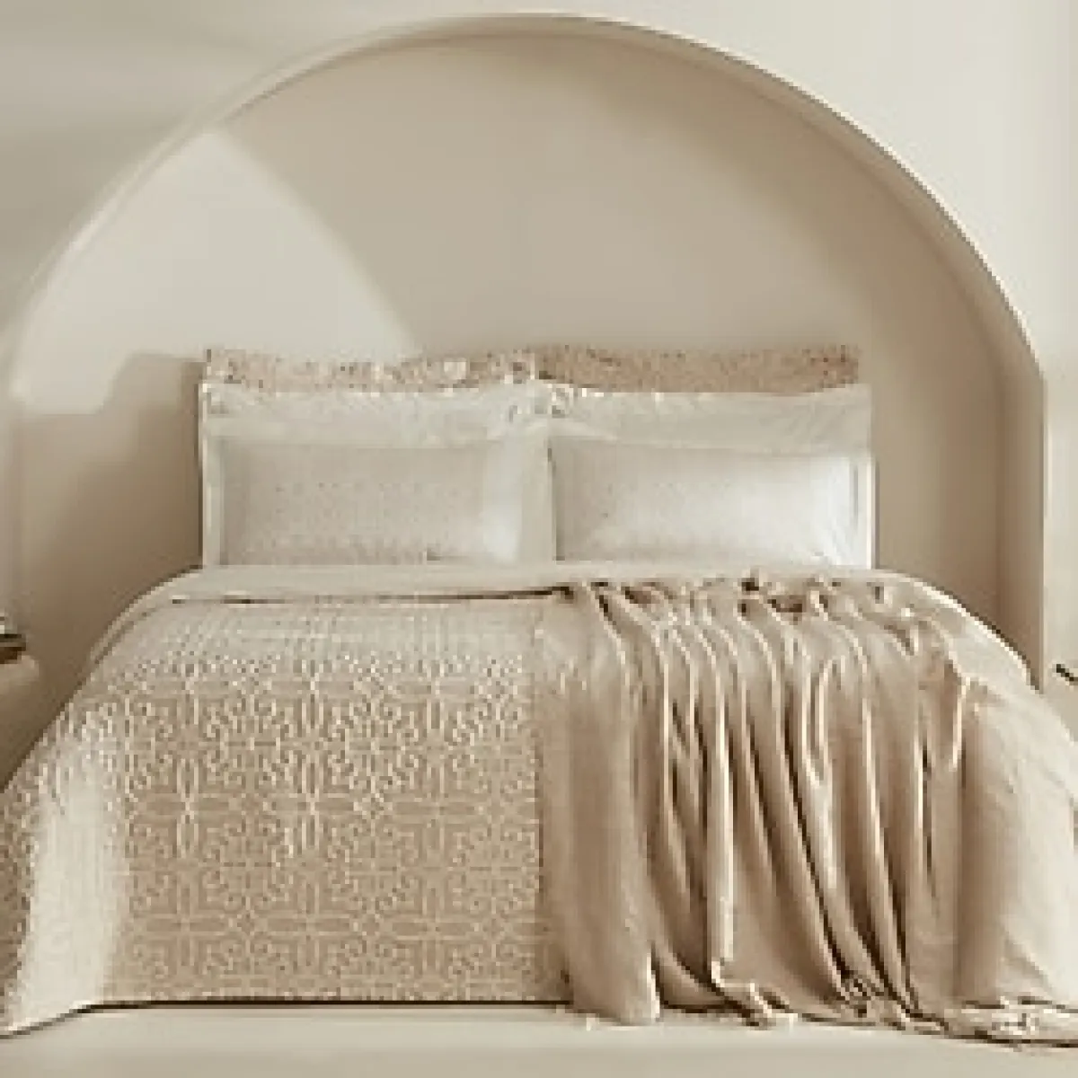 Karaca Home Eleni 8 Parça Çeyiz Seti Gold