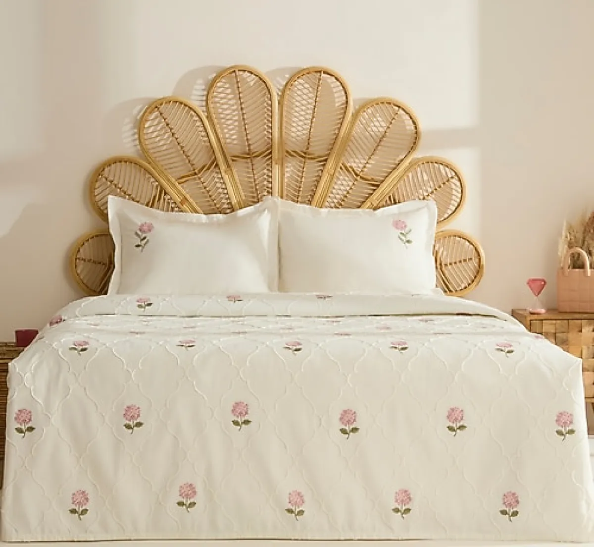 Karaca Home Hilary Çiçek Çift Kişilik Pike Takımı