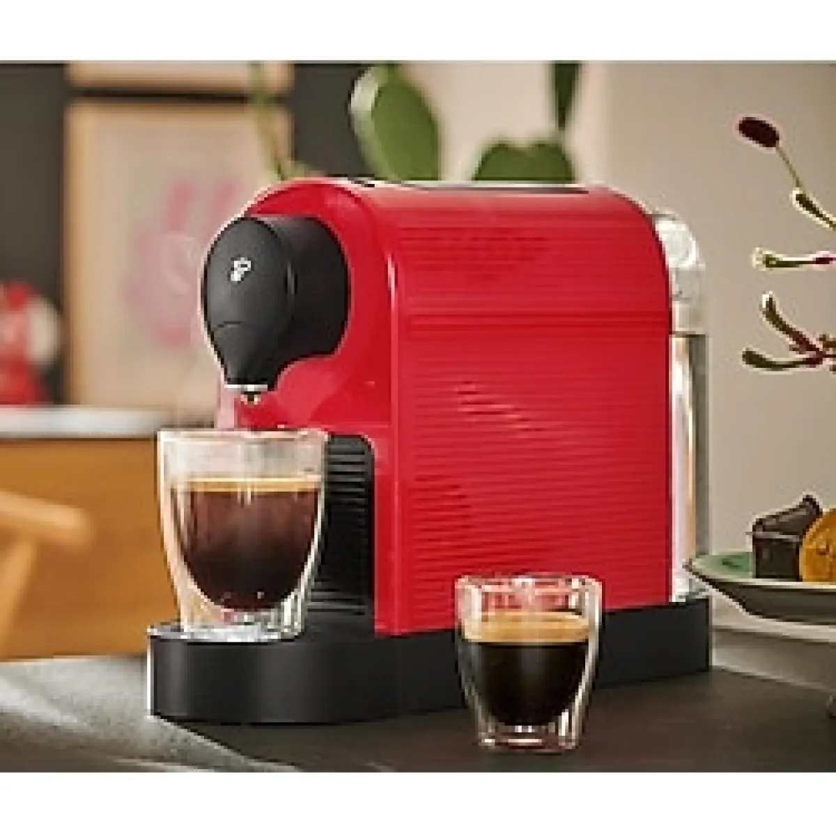 Kırmızı Renkli Güçlü ve Şık Kahve Makinesi - Seçenek 1