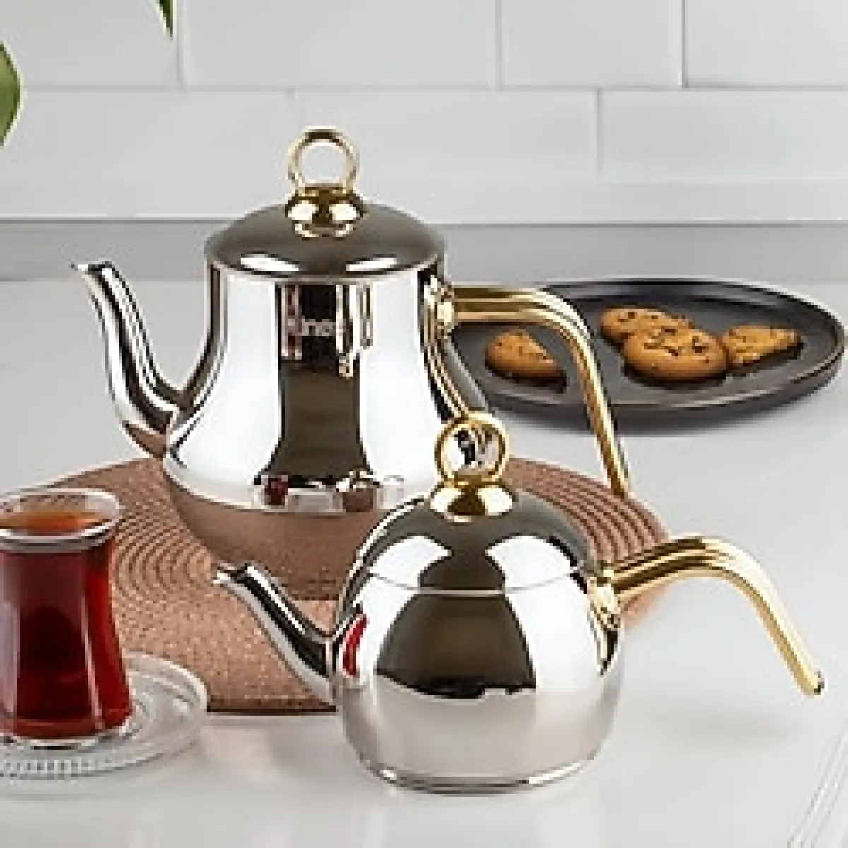 Lines Şahmeran 3 Paslanmaz Çelik El Yakmaz Kulplu İndüksiyon Tabanlı Gold Detay Çaydanlık Takımı