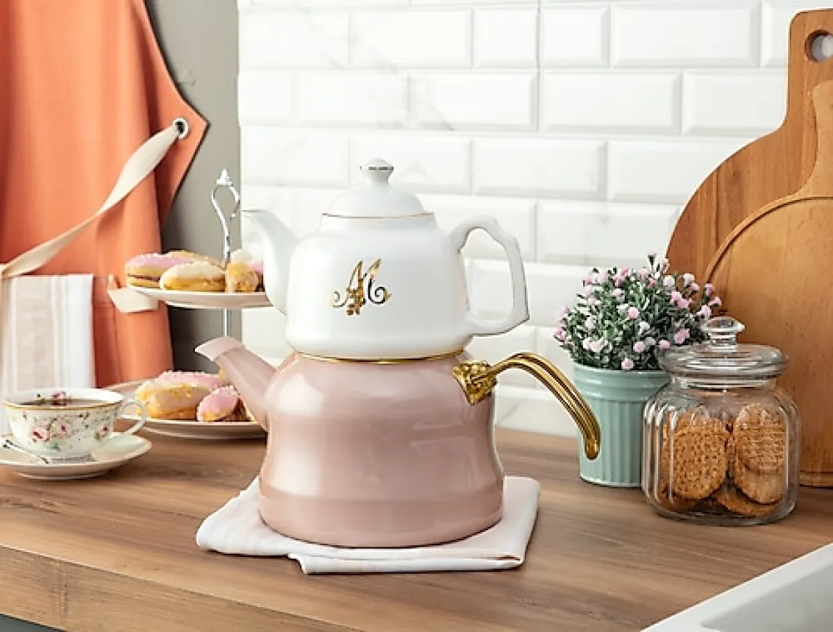 Madame Coco Giroud Çaydanlık