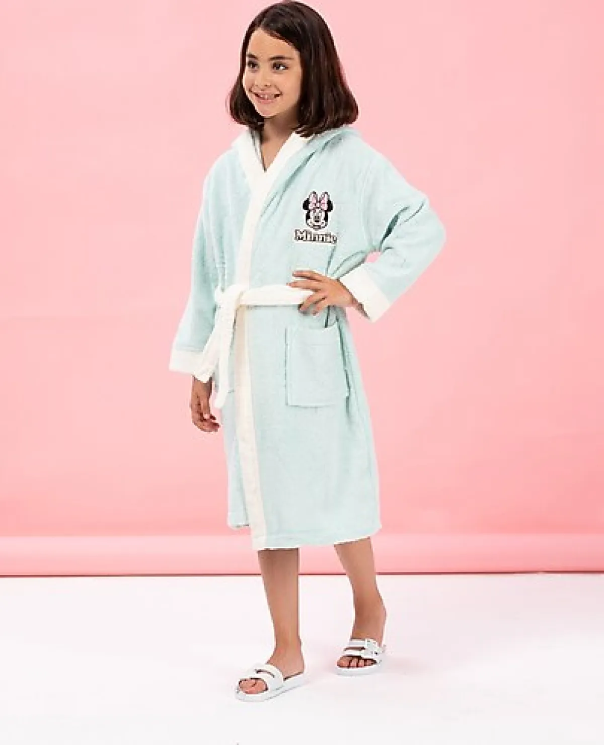 Özdilek Minnie Mouse Heart Lisanslı Kapüşonlu Çocuk Bornoz