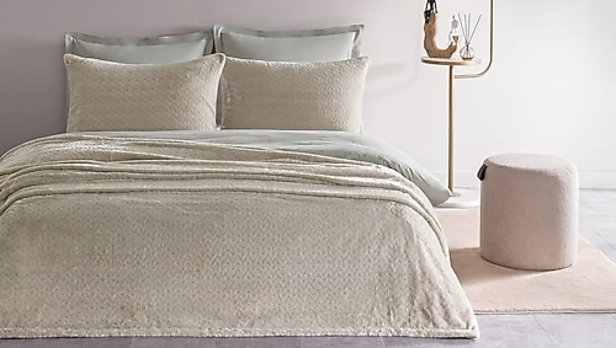 Puffy Lines Bej Çift Kişilik Yatak Örtüsü Takımı