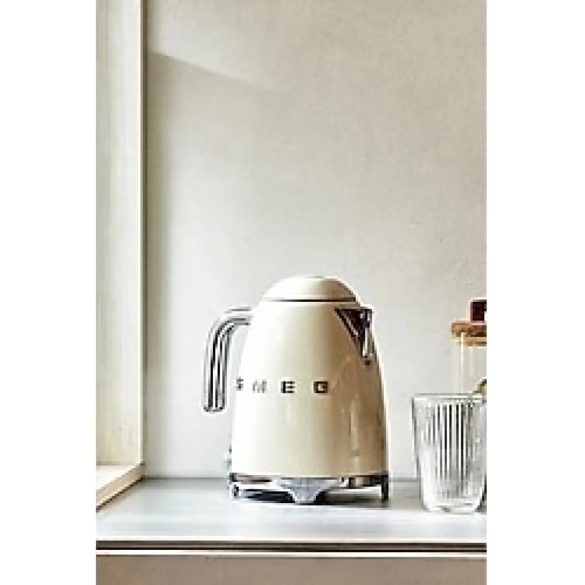 smeg 50's Style Retro Beyaz KLF03WHEU Kettle - Renkli