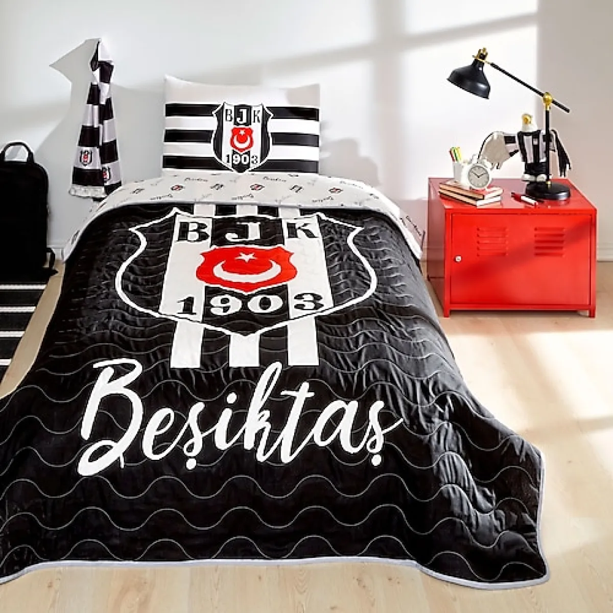 Taç Beşiktaş Stripe Kapitone Pamuk Tek Kişilik Yatak Örtüsü Takımı