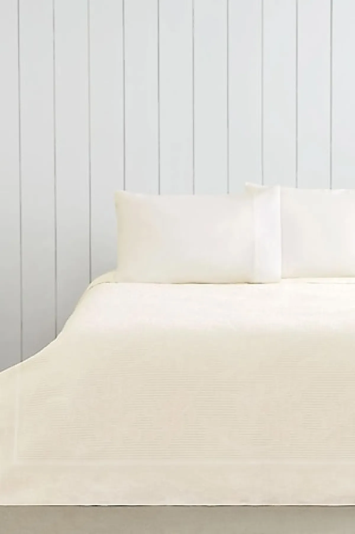 Taç Evelyn Ekru Jakarlı Çift Kişilik Pike Takımı