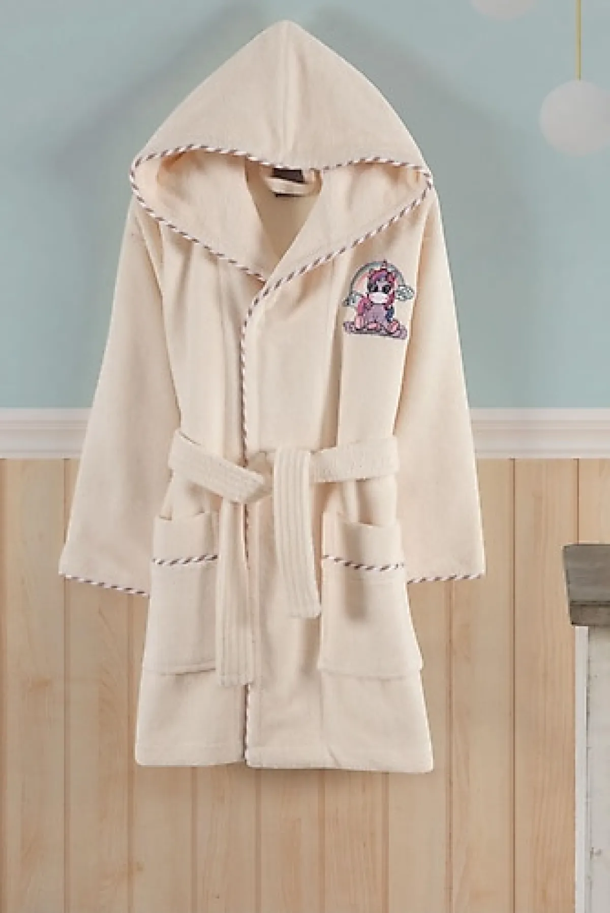 Varol Unicorn Bambu Nakışlı Kapüşonlu Çocuk Bornoz